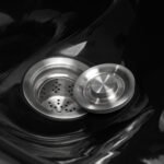 Gabbiano Toledo Haarwaschstation in Schwarz und Gold mit schwarzer Schüssel. – Bild 10